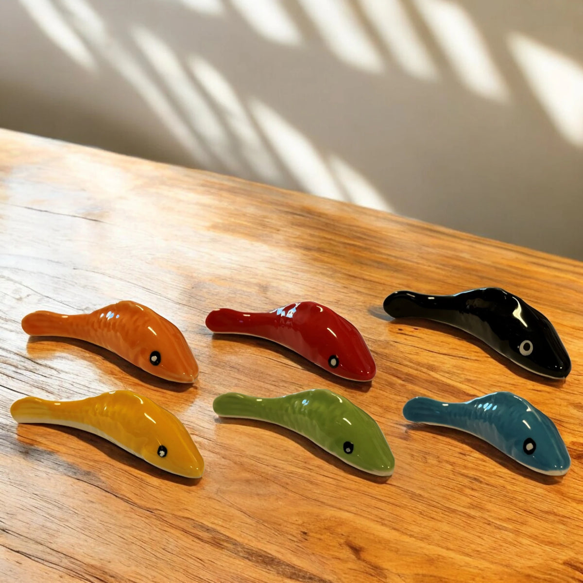 Poisson en céramique, mélange de couleurs